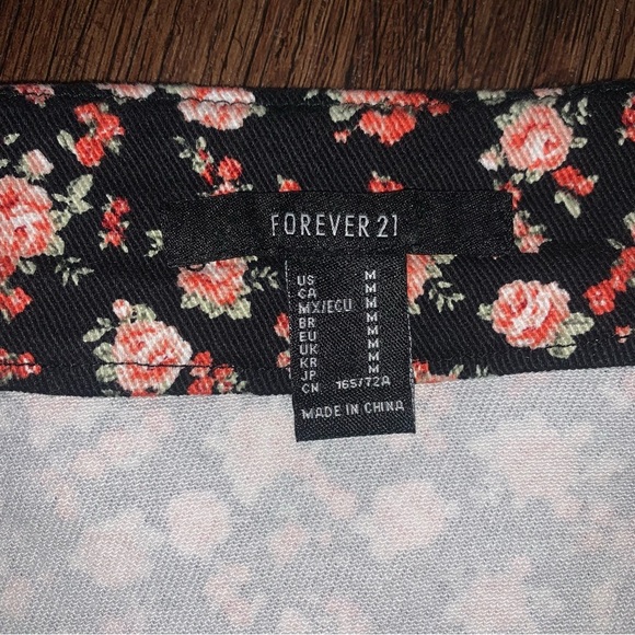 Forever 21 Floral/Rose full zip denim mini skirt, size medium NWT - Picture 7 of 9
